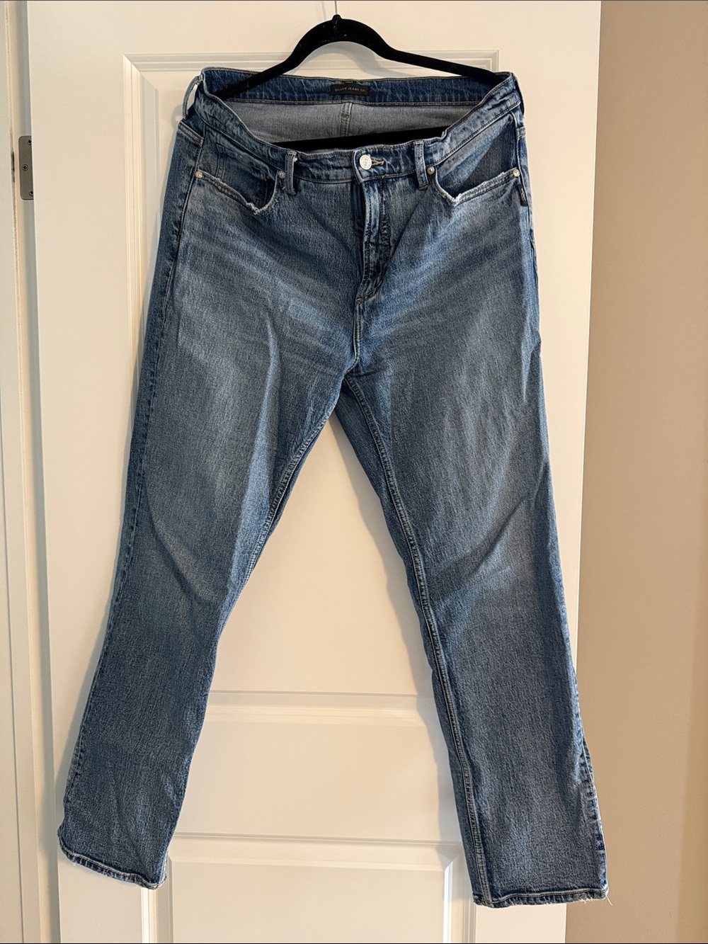 Silver Jeans '90s Boyfriend Jeans - Medium Blue with Gold Stitching